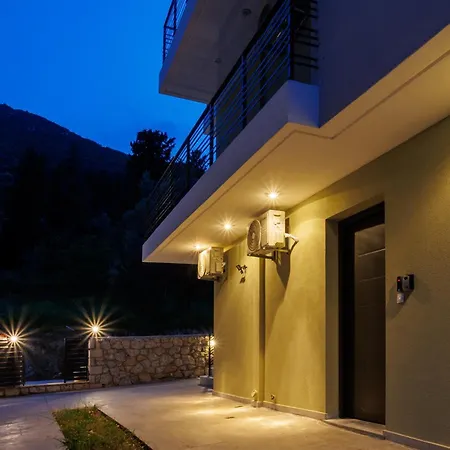 Charisma نِكيانا